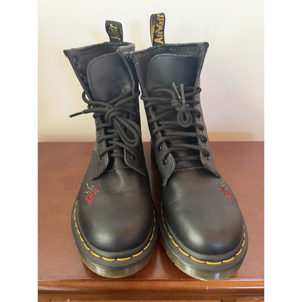 Dr. Doc Martens 1460 Vonda Black Leather Embroidered Red Roses Boots Size 7 GUC - Picture 2 of 5